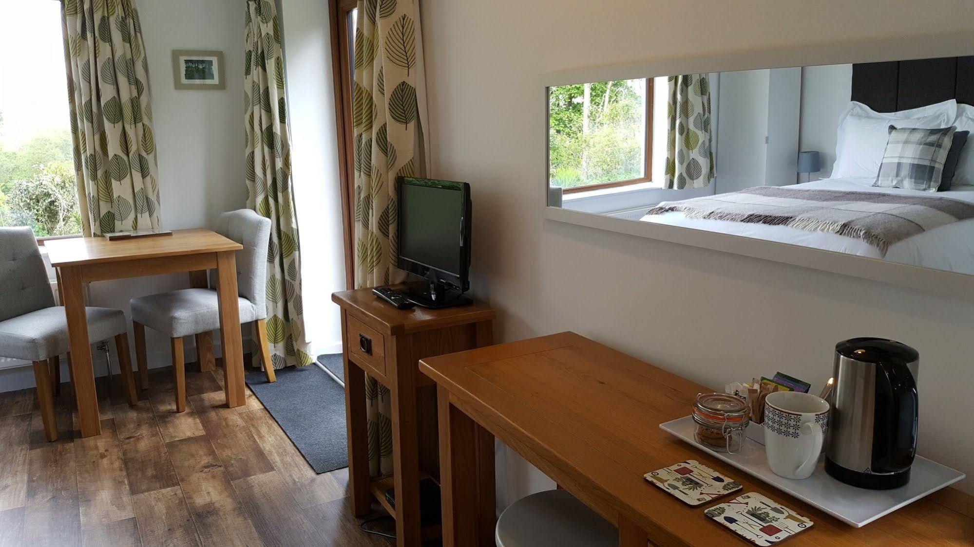 Nant Yr Onnen B&B And Holiday Cottage Tregaron Extérieur photo