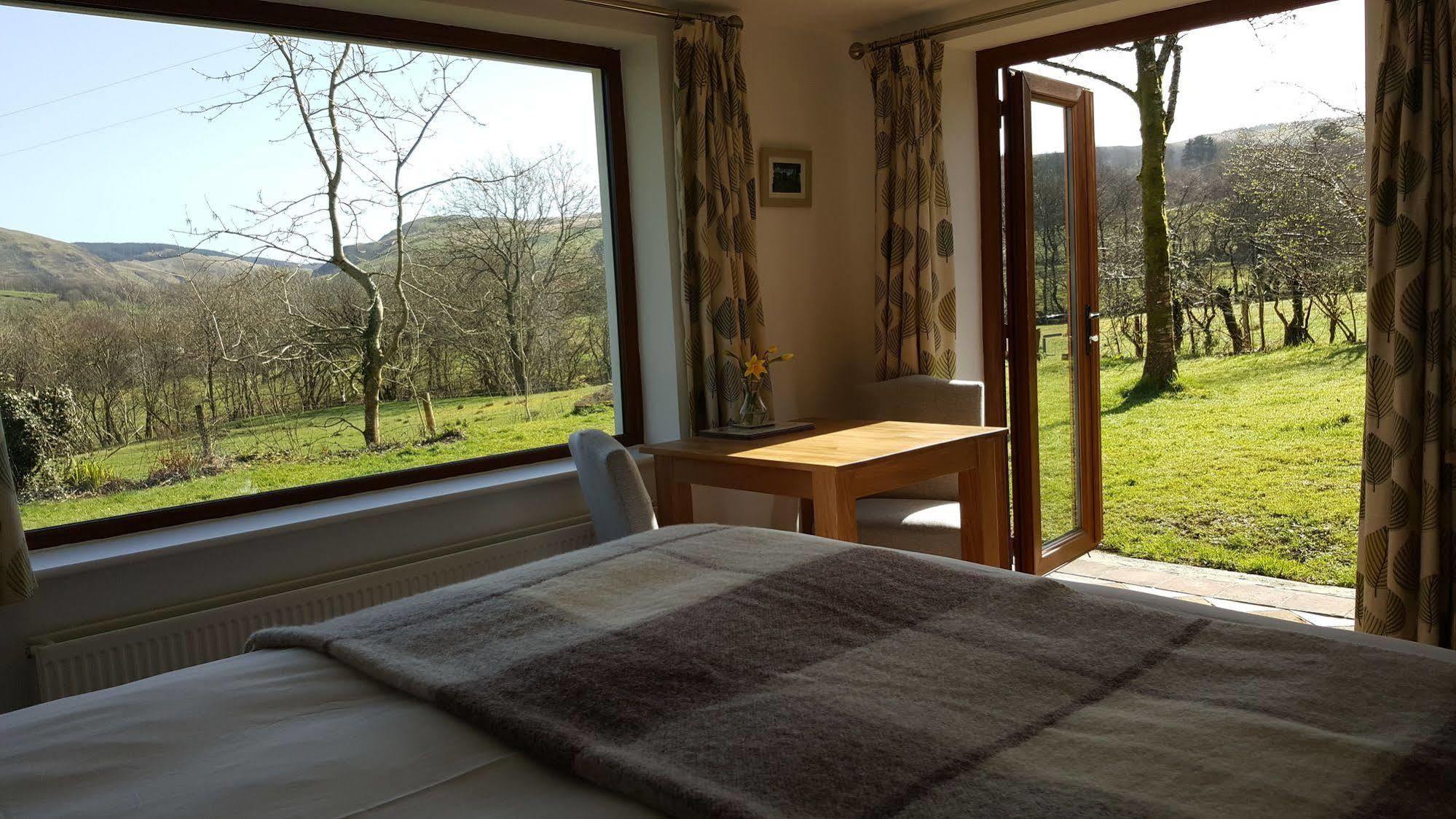 Nant Yr Onnen B&B And Holiday Cottage Tregaron Extérieur photo
