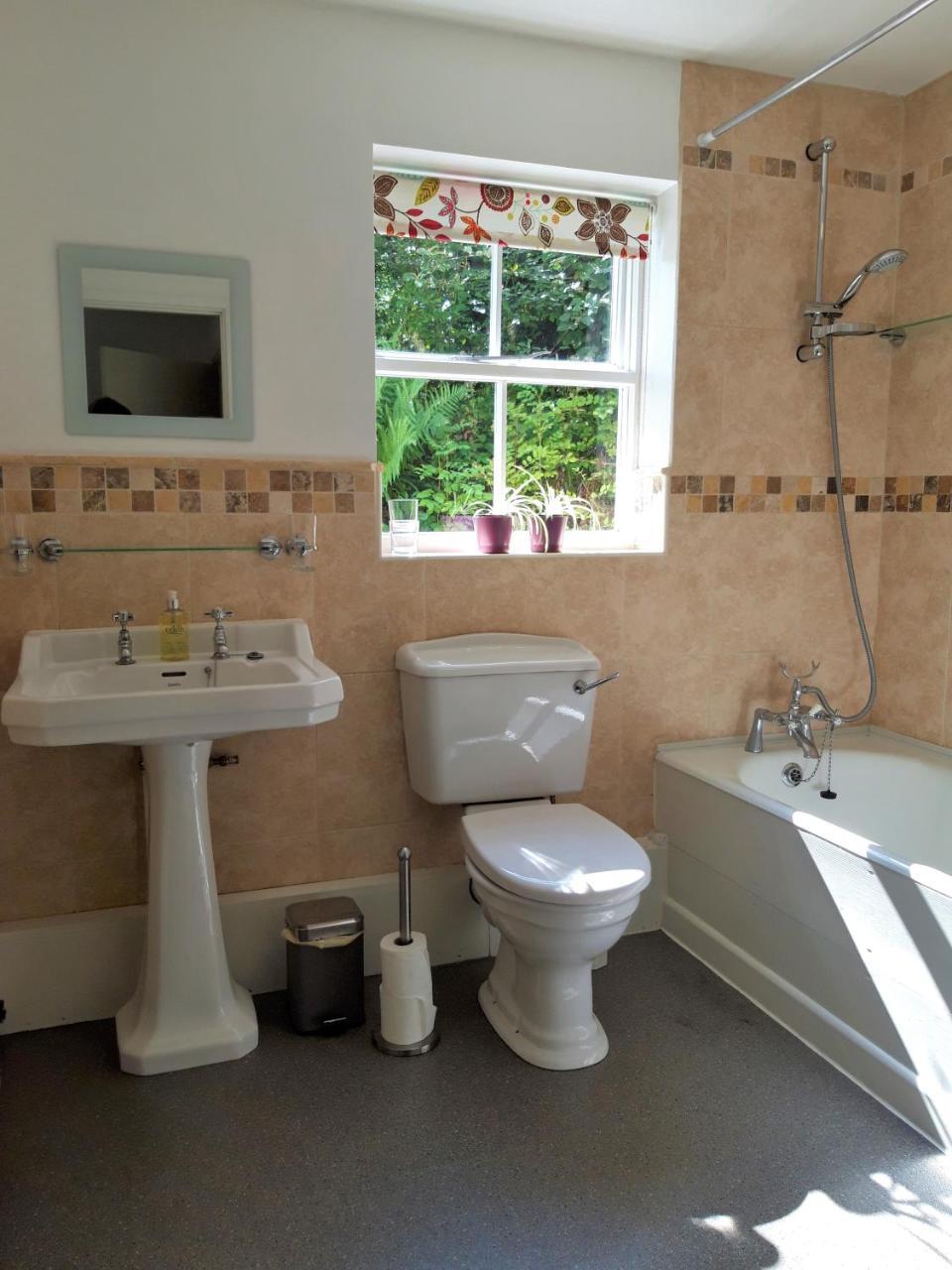 Nant Yr Onnen B&B And Holiday Cottage Tregaron Extérieur photo